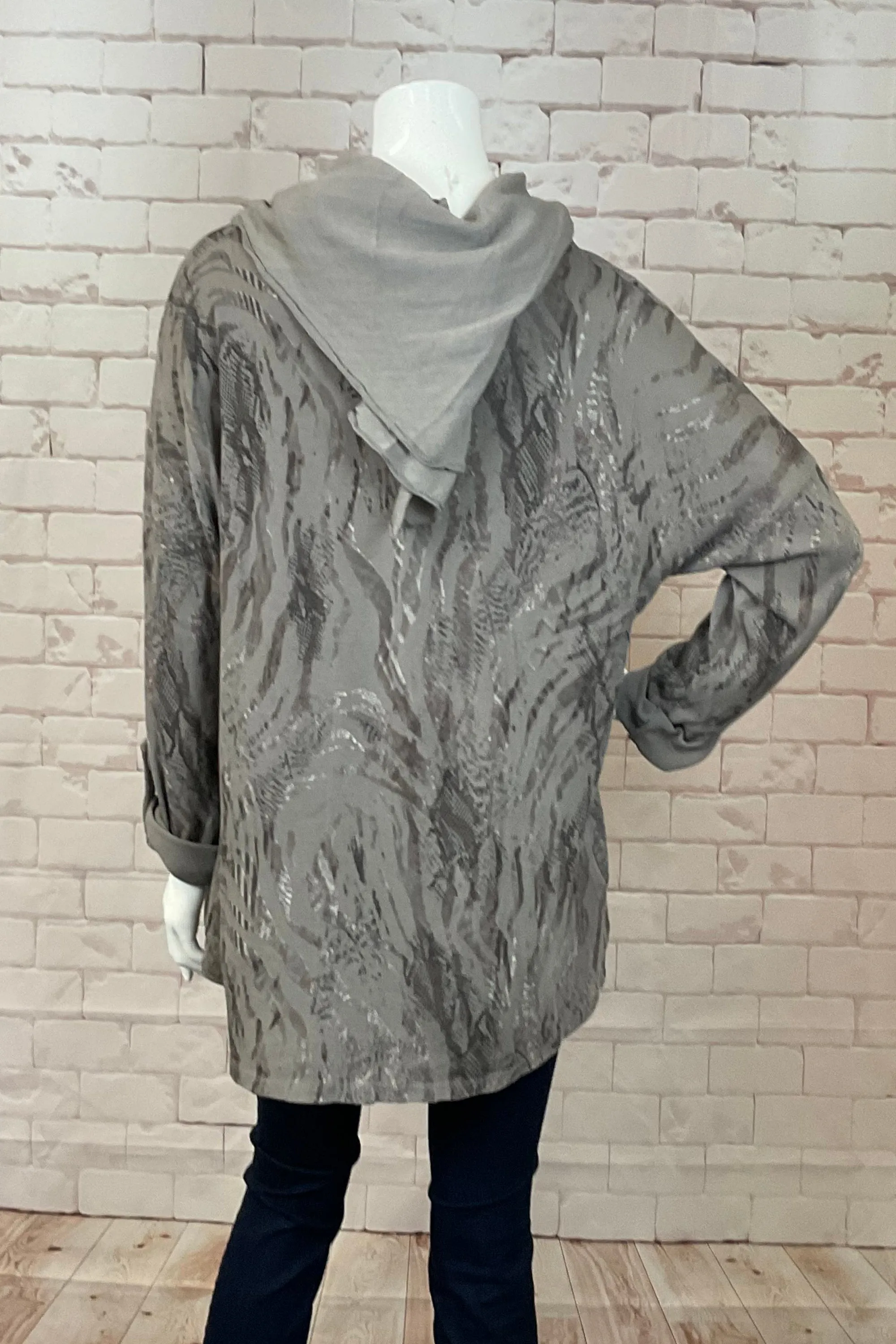ANIMAL TOP & SCARF